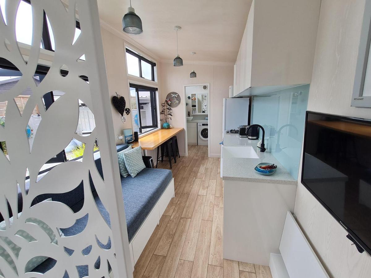 Aroha Tiny House Peka Peka Apartment