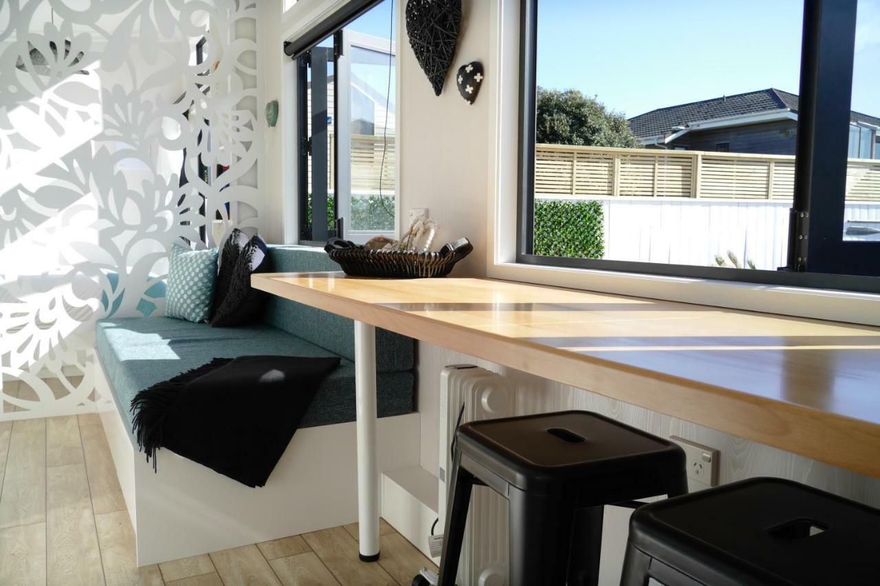 Aroha Tiny House Peka Peka Apartment *